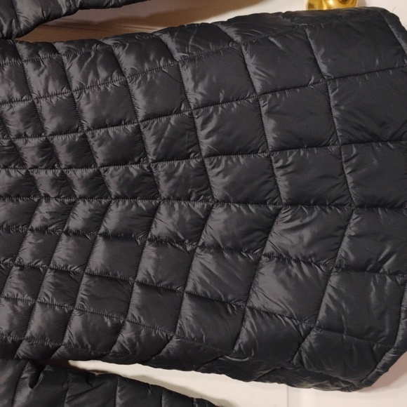 Reebok Quilted Thermal Lightweight Black Jacket With Hood - Picture 11 of 15